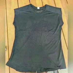 Champion 9 Runners shirt Size  XL w/key pocket